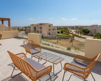 Prime Holidays Hacienda Bay - El Alamein - Balcony