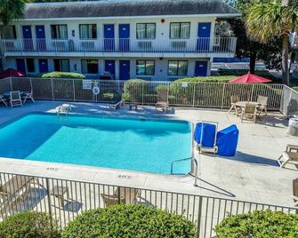 North Charleston Lodge - North Charleston - Pool