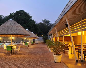Cresta Sprayview Victoria Falls - Victoria Falls - Edificio