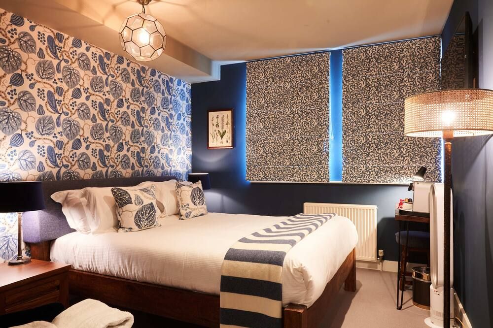 كينجز أرمز هوتل - أكسفورد - غرفة نوم