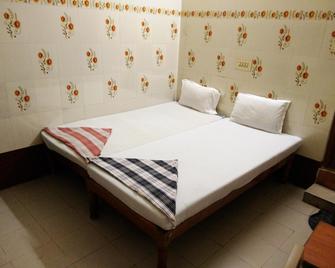 Hotel Sriram Lodge - ติรูปัติ - ห้องนั่งเล่น