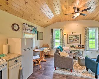 Quiet Country Escape Fire Pit, Fish On-Site! - Leonardsville - Sala de estar