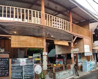 Fantastic Gili Hostel - Pemenang - Front desk