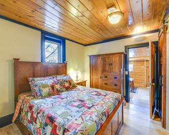 0601 Downtown Salida Cottage with Fireplace and Yard - Salida - Bedroom