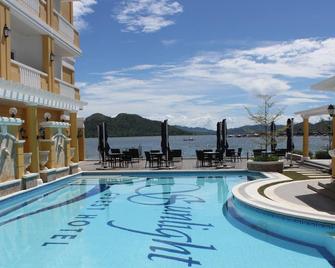 Sunlight Hotel Coron - Coron - Pool