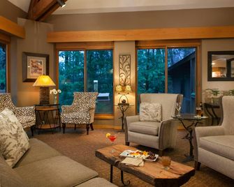 The Inn At Honey Run - Millersburg - Lobby