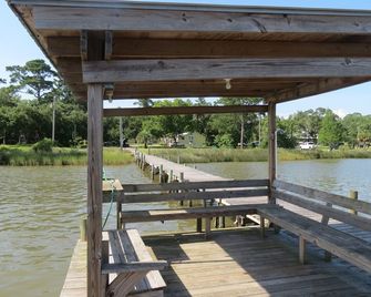 Fishermen Beach Lovers Snowbirds Unique Bon Secour River Cabin, Pet Friendly! - غولف شورس - شرفة مرصوفة