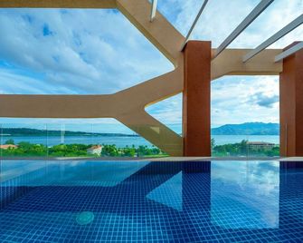 The Aurora Subic Hotel Managed By Hii - Olongapo - Pool