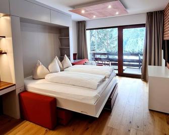 Superior Apartment Eva - Heiligenblut - Habitación