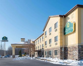 La Quinta Inn & Suites by Wyndham Erie - Erie - Edificio