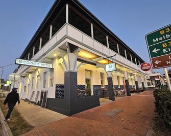 The Corner Hotel Alexandra - Alexandra - Edificio