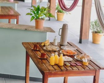 Mares e Flores de Bombinhas - Bombinhas - Buffet