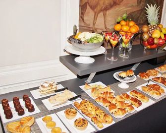 Chateau Pontet d'Eyrans & Spa - Cartelègue - Buffet