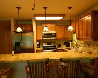 Private pier, dock, fire pit and access to boat access on High Rock lake - Lexington - Küche