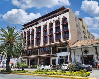 هوتل بلازا أوروابان - أوروابان - مبنى