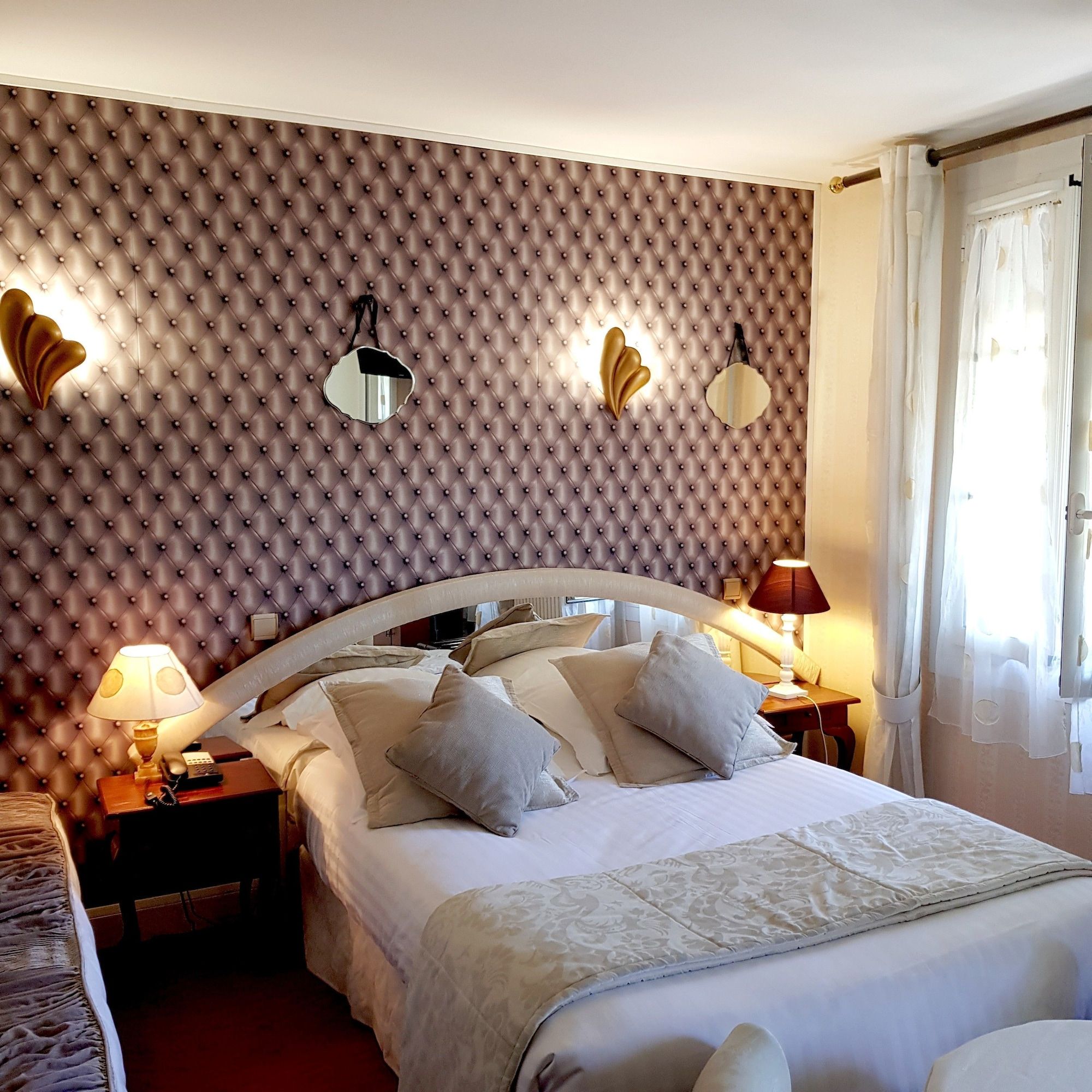 Logis Hostellerie du Grand Sully - Sully-sur-Loire - Schlafzimmer