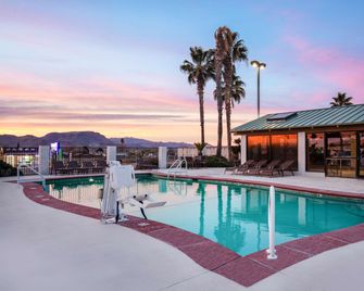 Best Western Plus King's Inn & Suites - Kingman - Uima-allas