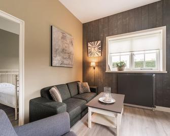 Quaint Summer Holiday Home in Egmond Binnen - Egmond-Binnen - Sala de estar