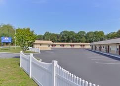Americas Best Value Inn Port Jefferson Station Long Island - Port Jefferson Station - Building