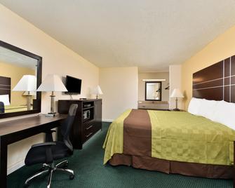 Americas Best Value Inn - Port Jefferson Station - Long Island - Port Jefferson Station - Bedroom