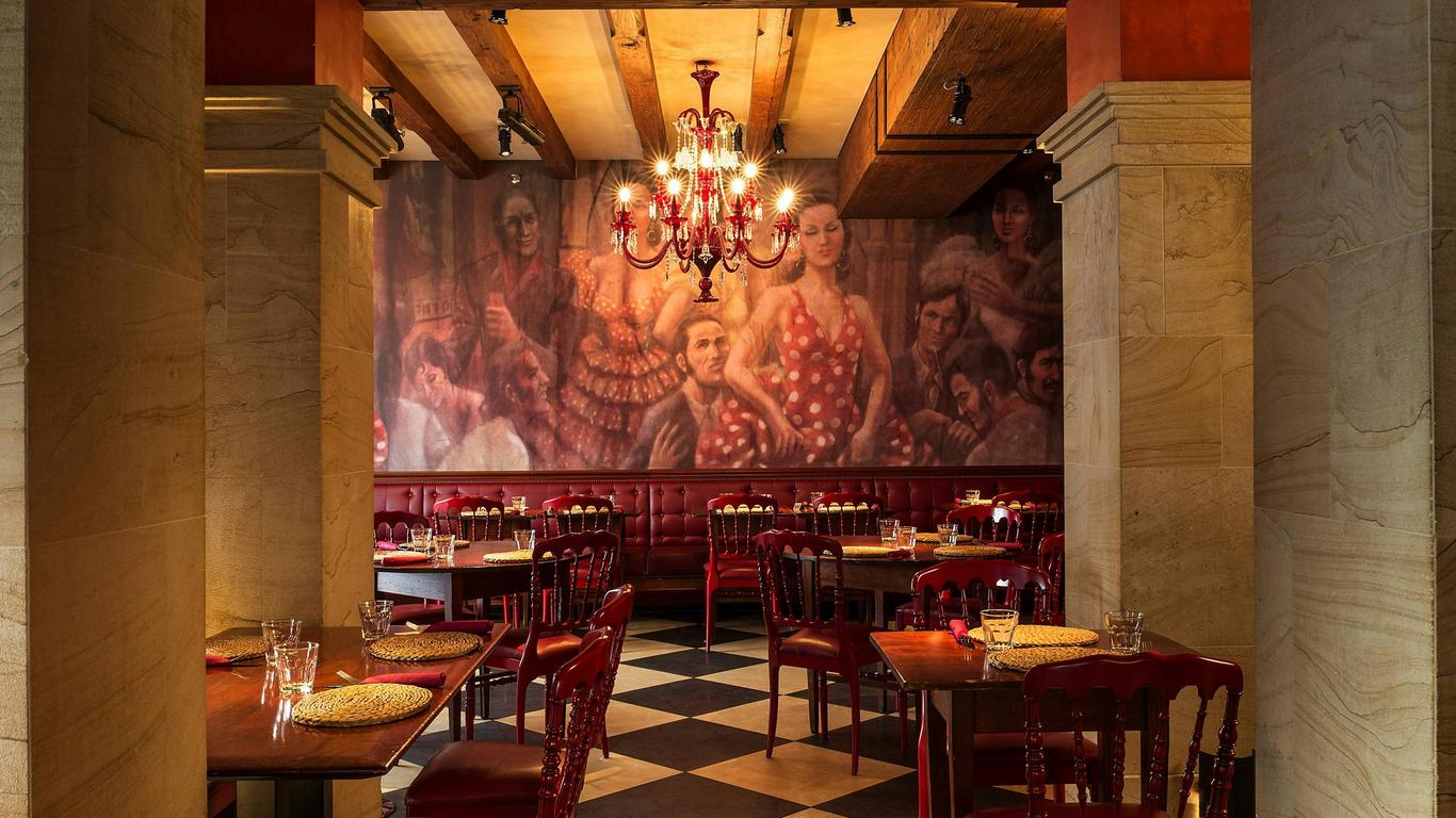 Renaissance Lucerne Hotel