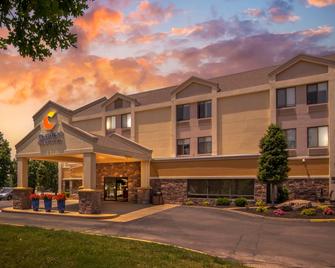 Comfort Inn & Suites Kansas City - Northeast - Kansas City - Building