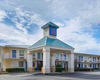 Motel 6-Bells, Tn - Brownsville - Bells - Building