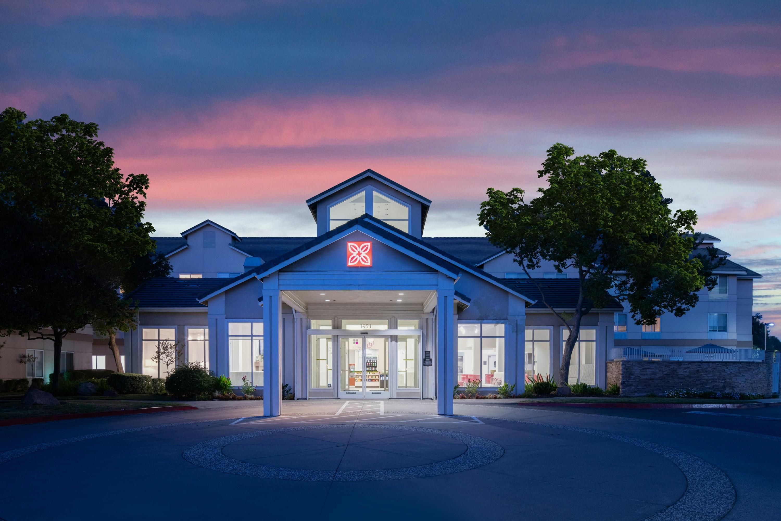 Hilton Garden Inn Roseville - Roseville - Rakennus