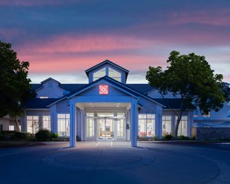 Hilton Garden Inn Roseville - Roseville - Building