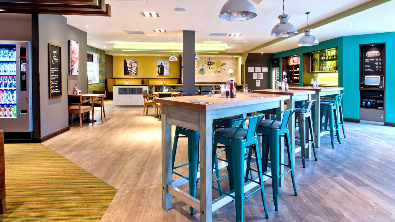 بريميير إن دارلينجتون تاون سنتر