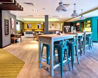 Premier Inn Darlington Town Centre - Darlington - Bar