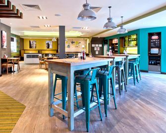 Premier Inn Darlington Town Centre - Darlington - Bar