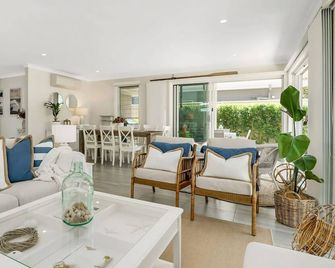 Oscar's Broulee Beach Luxury Coastal Living - Broulee - Sala de estar