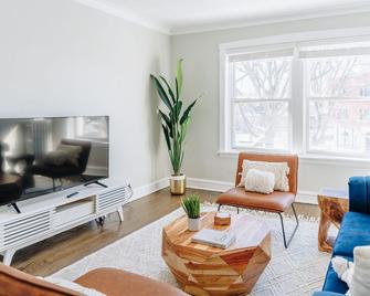 Trendy|comfortable|1br|lincoln Square - Chicago - Living room