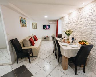 Apartment and Room Old Town - Split - Dining room
