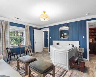 1- Lookout Mountain Cottage - Lookout Mountain - Living room