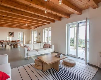 Villa Frajga - Five Bedroom Villa, Sleeps 10 - Sudurad - Salon