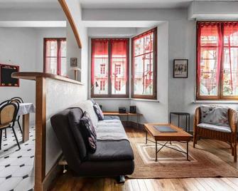 Le Lasteyras - Appartement charmant en centre ville - Vichy - Living room
