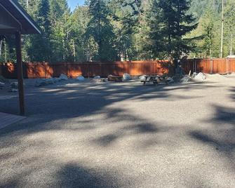 RV Flat Lot- Tatoosh Timbers - No Bedroom or Bathroom RV Lot only. - Packwood - Outdoors view