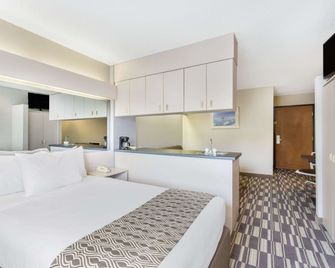Microtel Inn & Suites by Wyndham Richmond Airport - Sandston - Schlafzimmer