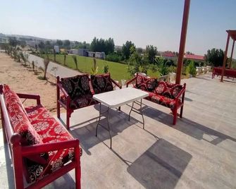 family villa farms - Umm Al Qaiwain - Balcón