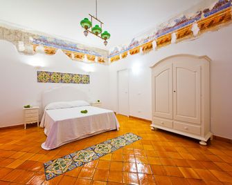 Punta Sallustro Lipari - ליפארי - חדר שינה