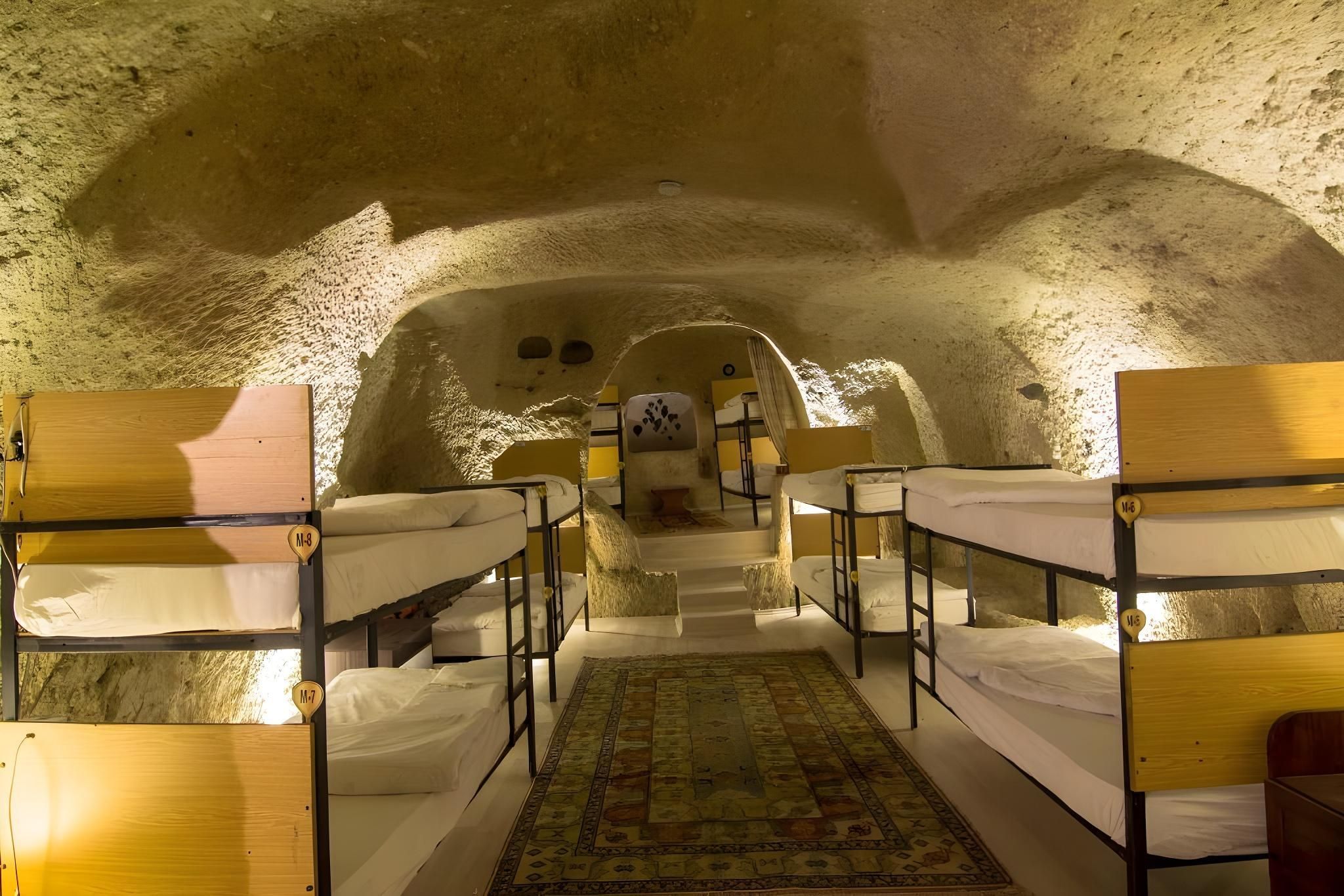 Center Cave Hostel - גורמה - חדר שינה