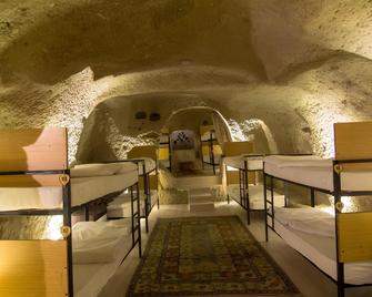 Center Cave Hostel - Göreme - Bedroom