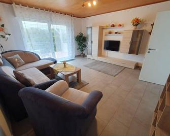 Ferienhaus Regina im Bohnental - Lebach - Pokój dzienny
