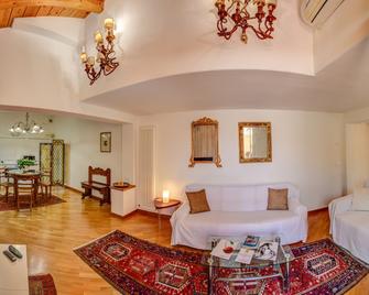 Exclusive Aparthotel La Reunion - Ravenna - Sufragerie