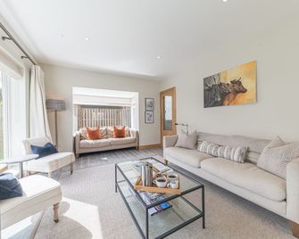 Cherry Garth Hot Tub Hire Available - Keswick - Salon