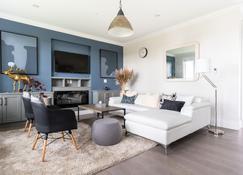 5-Star Luxury and comfortable home - New Westminster - Sala de estar