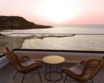 E.J. Pyrgos Bay Hotel - Kato Pyrgos - Balcony