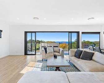 Montague Sunrise 2 Riley Street Narooma - Narooma - Huiskamer